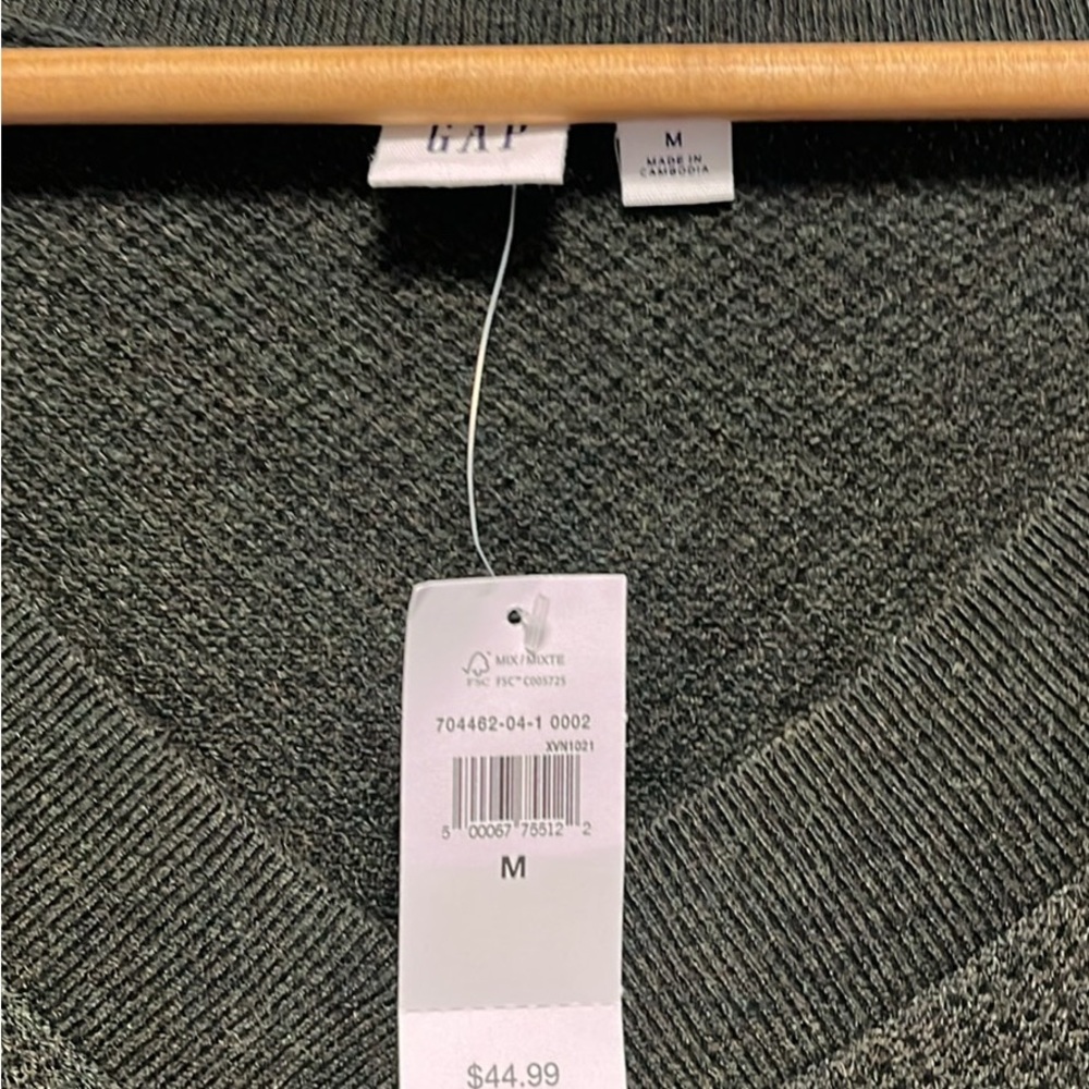 Gap v neck sweater